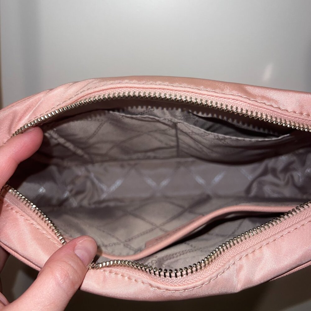 Michael Kors Jet Set Charm Nylon Large Crossbody Purse in Powder Blush Pink - Picture 9 of 10
